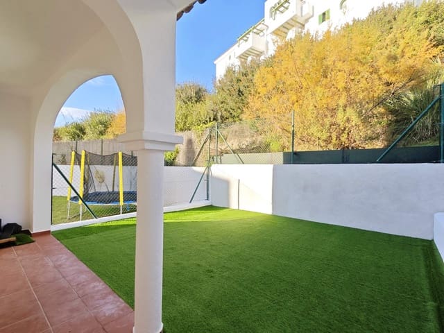 Adosado de 3 habitaciones en Manilva en venta con piscina garaje - 590.000 € (Ref: 9530584)