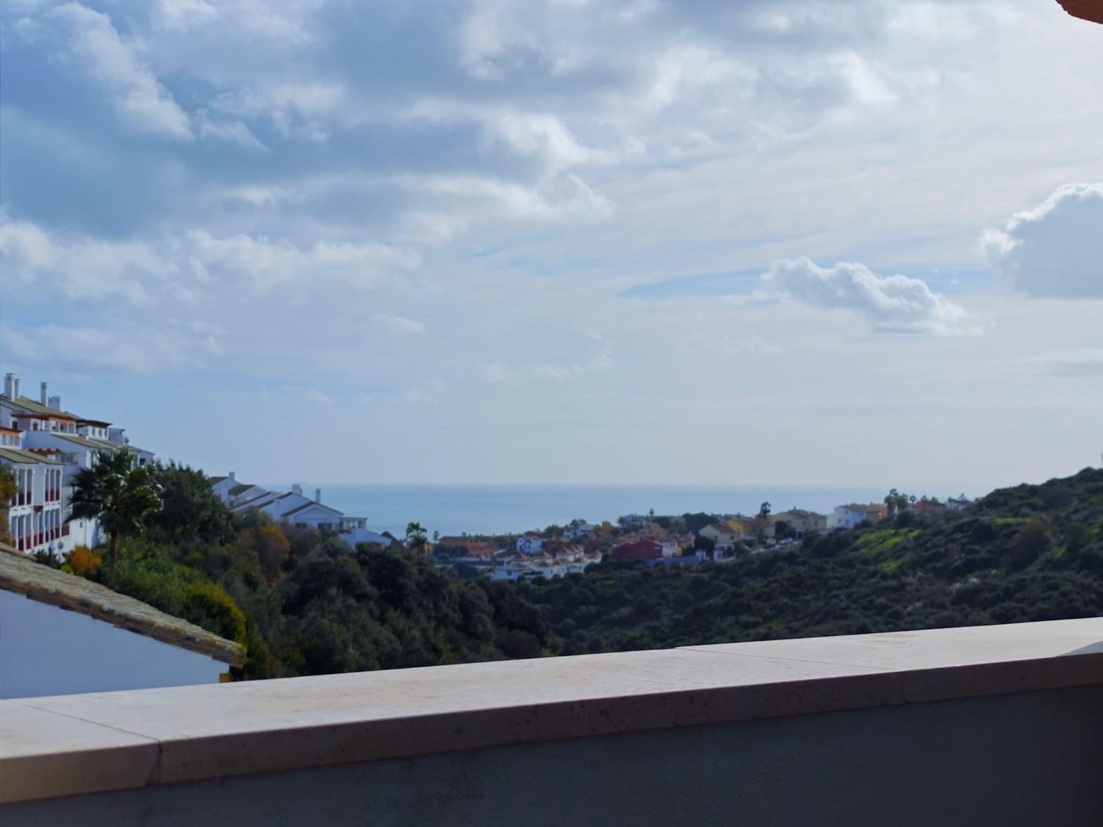 2 makuuhuone Kattohuoneisto myytävänä paikassa La Alcaidesa mukana uima-altaan 
autotalli - 350 000 € (Ref: 9533784)