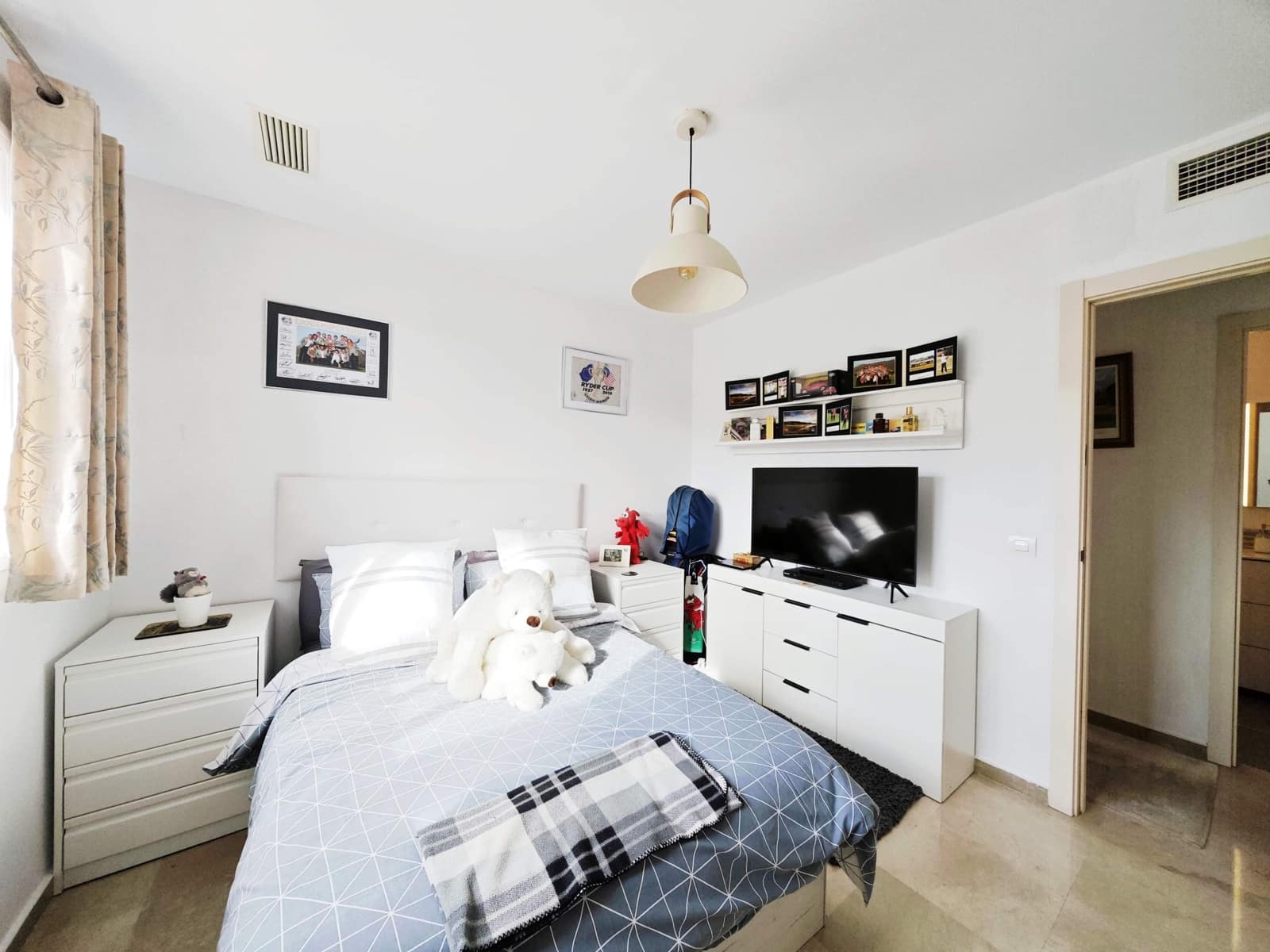 2 makuuhuone Kattohuoneisto myytävänä paikassa La Alcaidesa mukana uima-altaan 
autotalli - 350 000 € (Ref: 9533784)