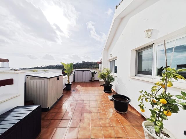 2 quarto Penthouse para venda em San Roque com piscina garagem - 350 000 € (Ref: 9533784)