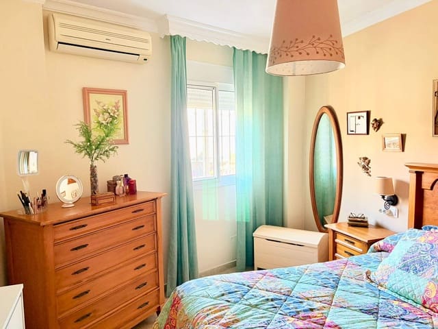 3 sovrum Hus till salu i La Línea de la Concepción - 240 000 € (Ref: 9535970)