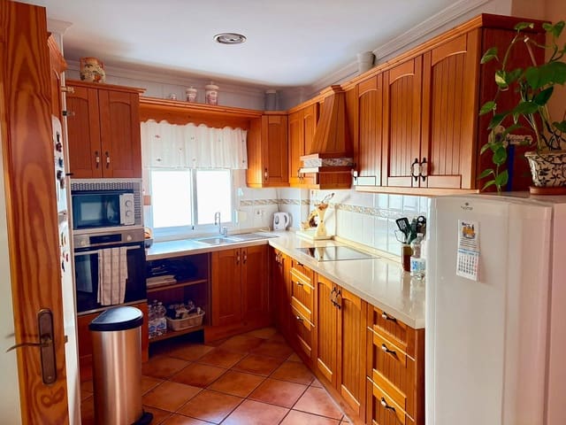 3 sovrum Hus till salu i La Línea de la Concepción - 240 000 € (Ref: 9535970)