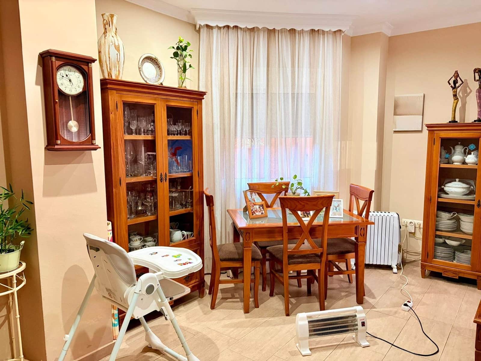 3 sovrum Hus till salu i La Linea de la Concepcion - 240 000 € (Ref: 9535970)