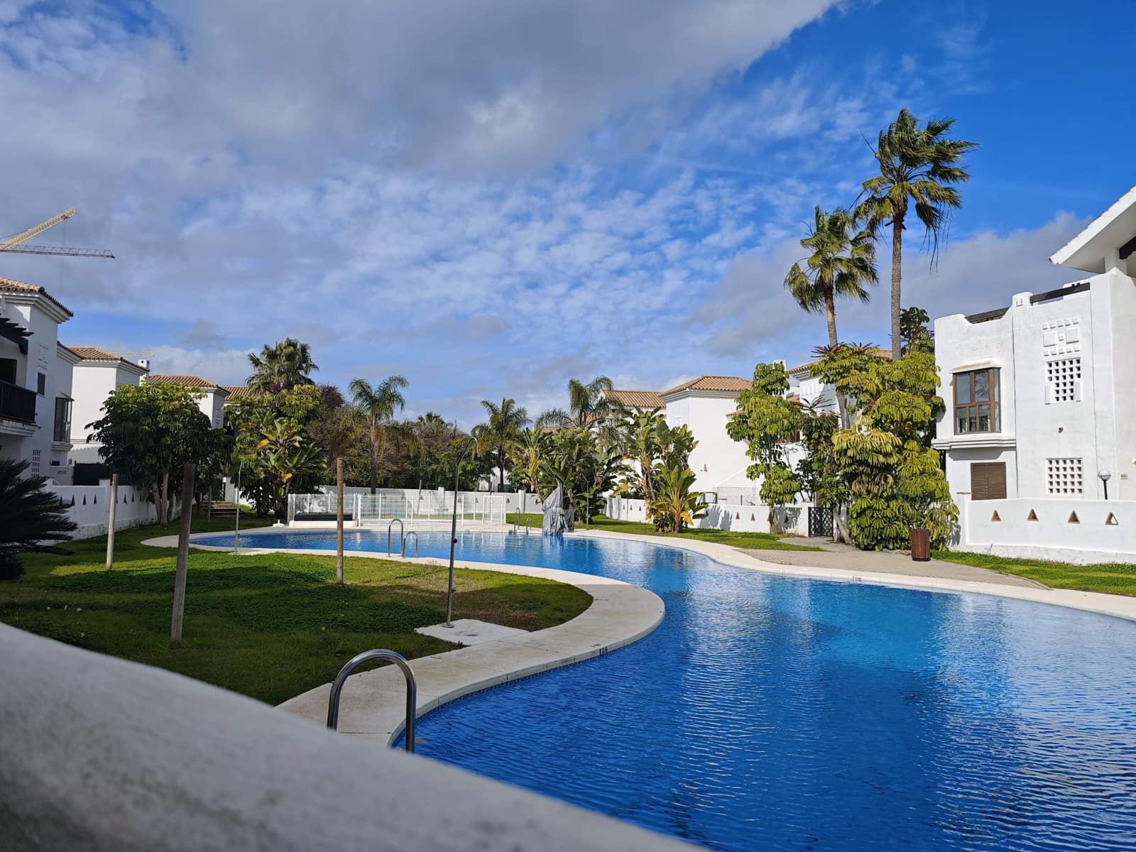 Adosado de 2 habitaciones en La Alcaidesa en venta con piscina garaje - 359.900 € (Ref: 9536800)