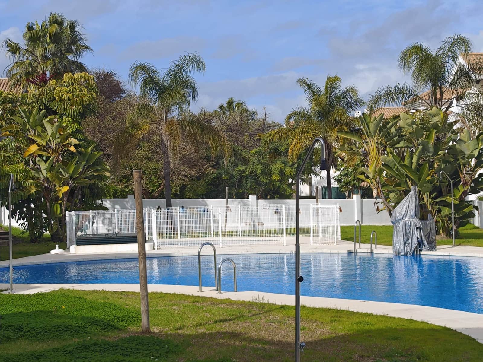 Adosado de 2 habitaciones en La Alcaidesa en venta con piscina garaje - 359.900 € (Ref: 9536800)