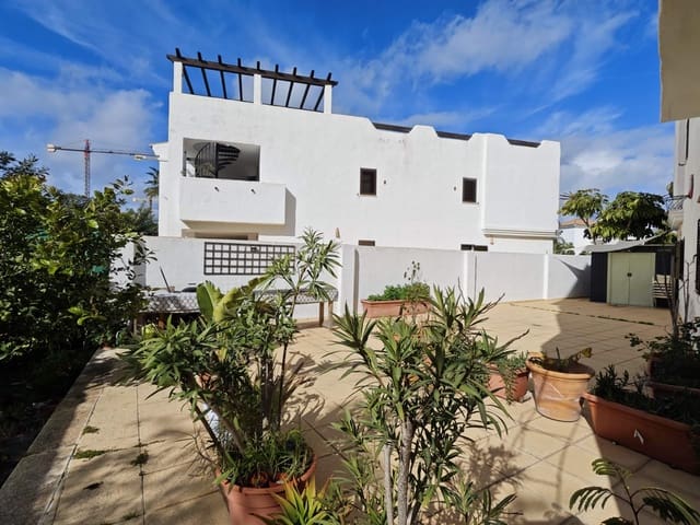 2 sovrum Radhus till salu i La Alcaidesa med pool garage - 330 000 € (Ref: 9536800)