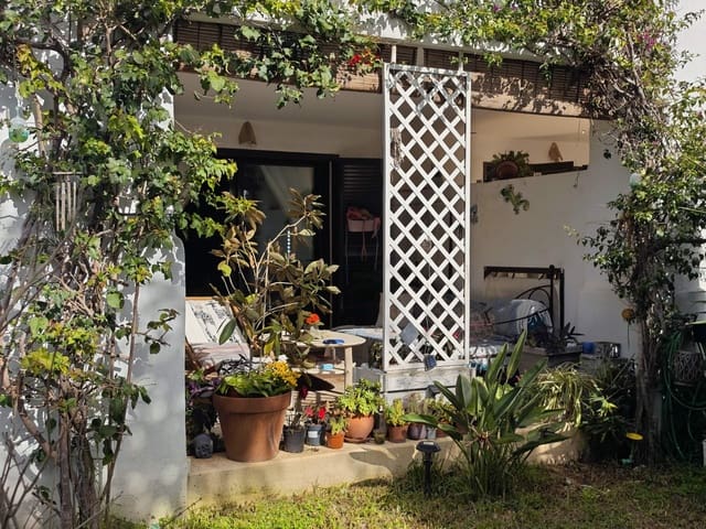 2 sovrum Radhus till salu i La Alcaidesa med pool garage - 330 000 € (Ref: 9536800)