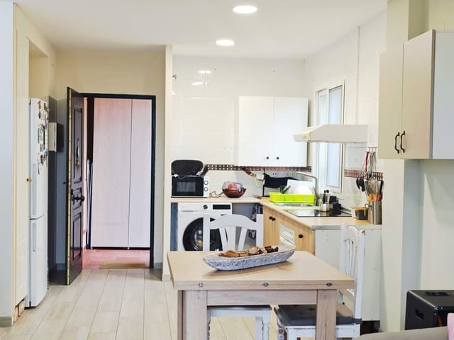 2 quarto Apartamento para venda em La Línea de la Concepción com piscina - 194 000 € (Ref: 9548228)