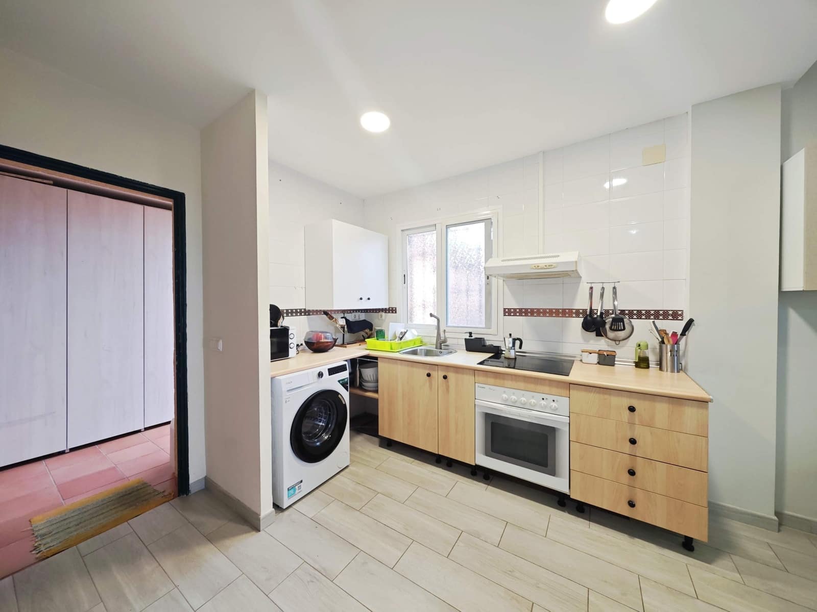 2 soverom Leilighet til salgs i La Linea de la Concepcion med svømmebasseng - € 194 000 (Ref: 9548228)