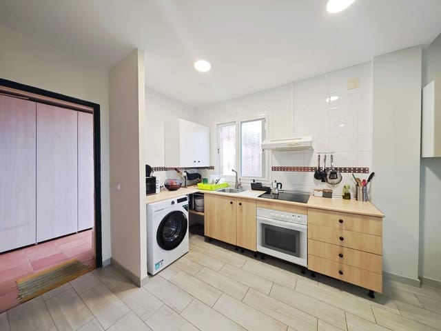 2 quarto Apartamento para venda em La Línea de la Concepción com piscina - 194 000 € (Ref: 9548228)