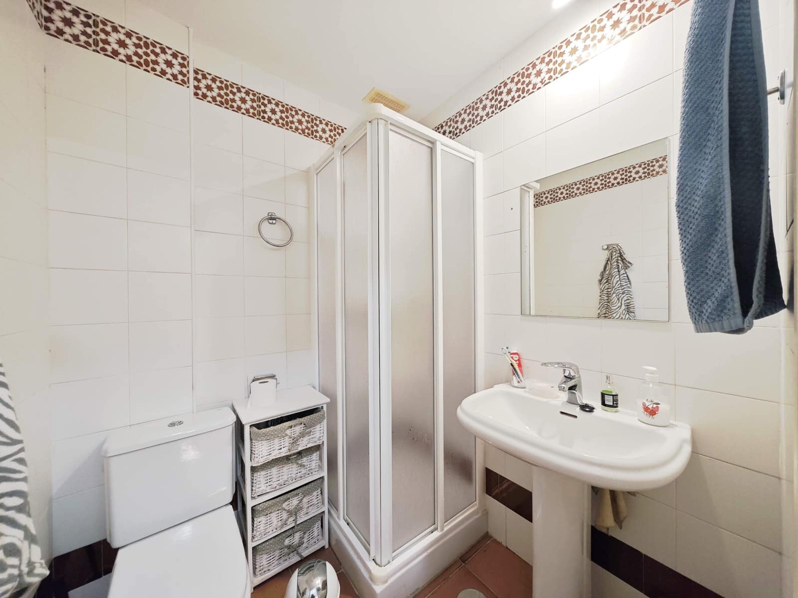 2 soverom Leilighet til salgs i La Linea de la Concepcion med svømmebasseng - € 194 000 (Ref: 9548228)