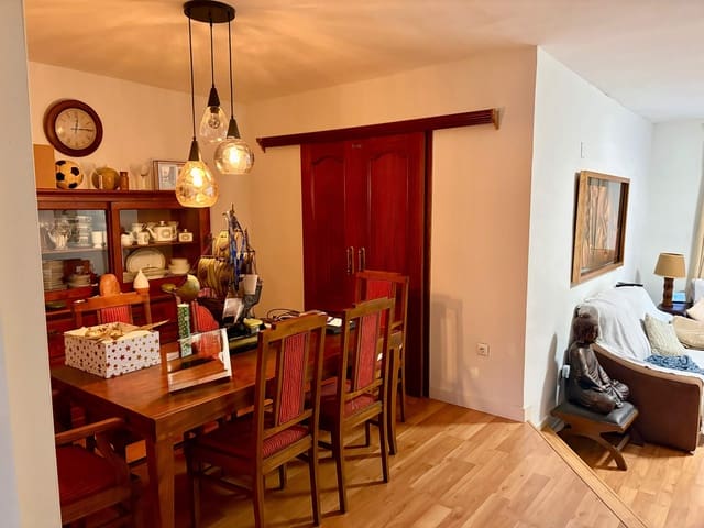 Adosado de 4 habitaciones en San Roque en venta con garaje - 450.000 € (Ref: 9551529)