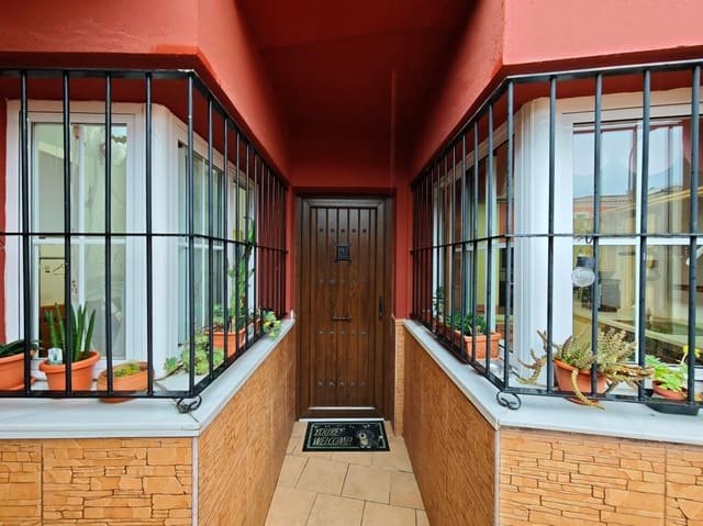 4 soverom Rekkehus til salgs i Algeciras - € 280 000 (Ref: 9561829)