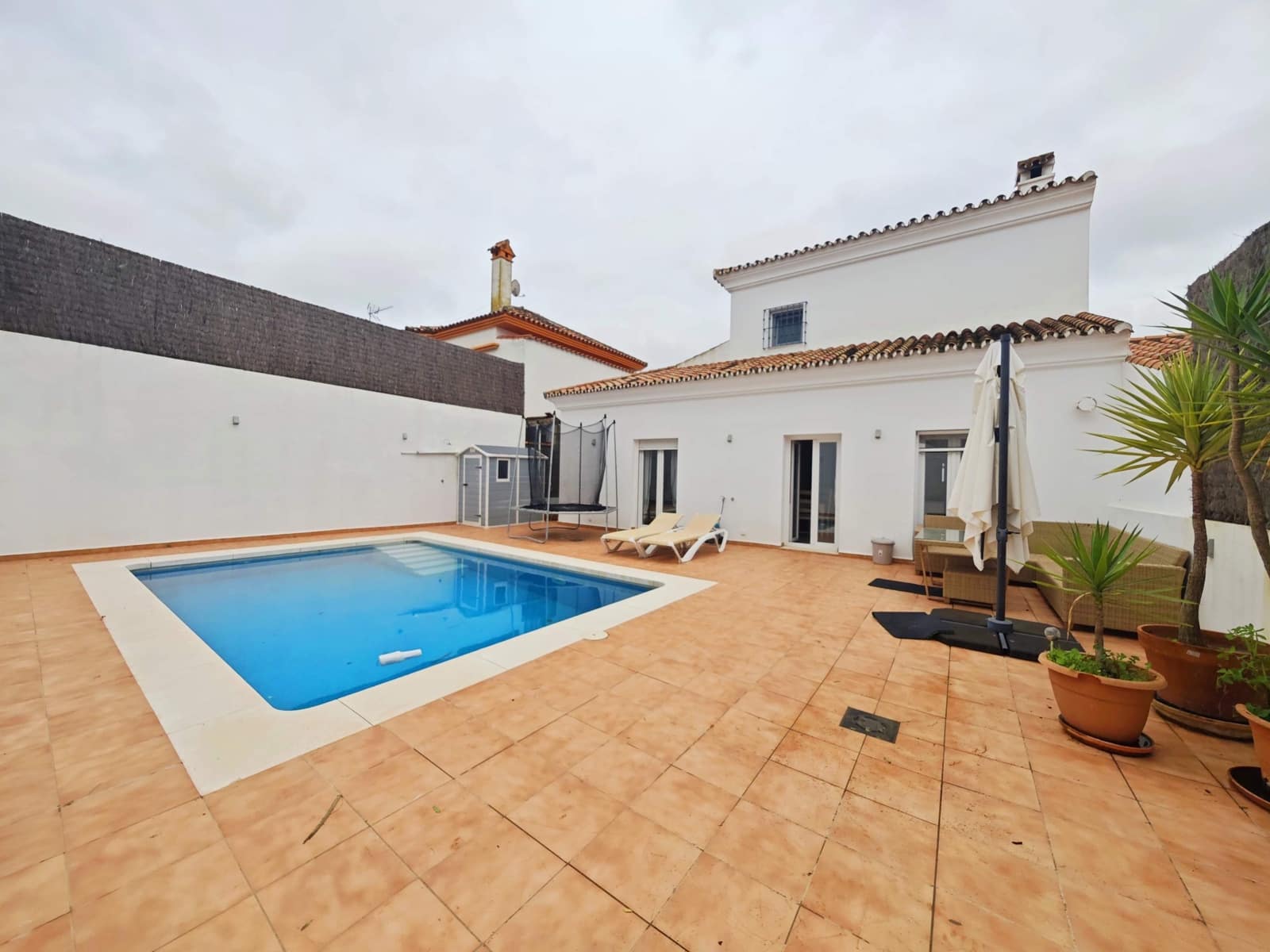 4 bedroom Villa for sale in San Roque with pool - € 550,000 (Ref: 9565295)