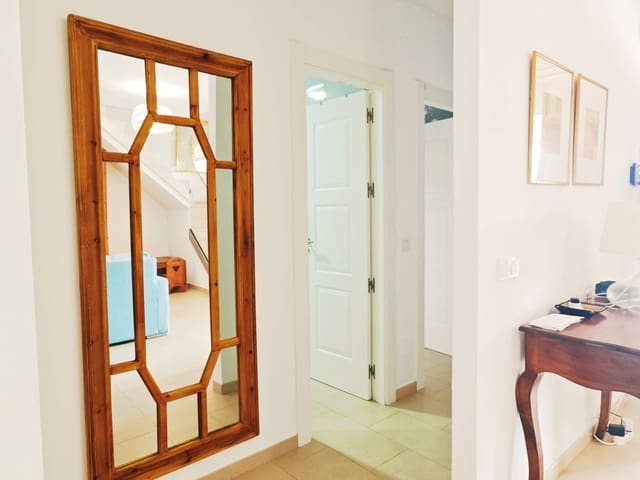 4 quarto Moradia para venda em San Roque com piscina - 550 000 € (Ref: 9565295)