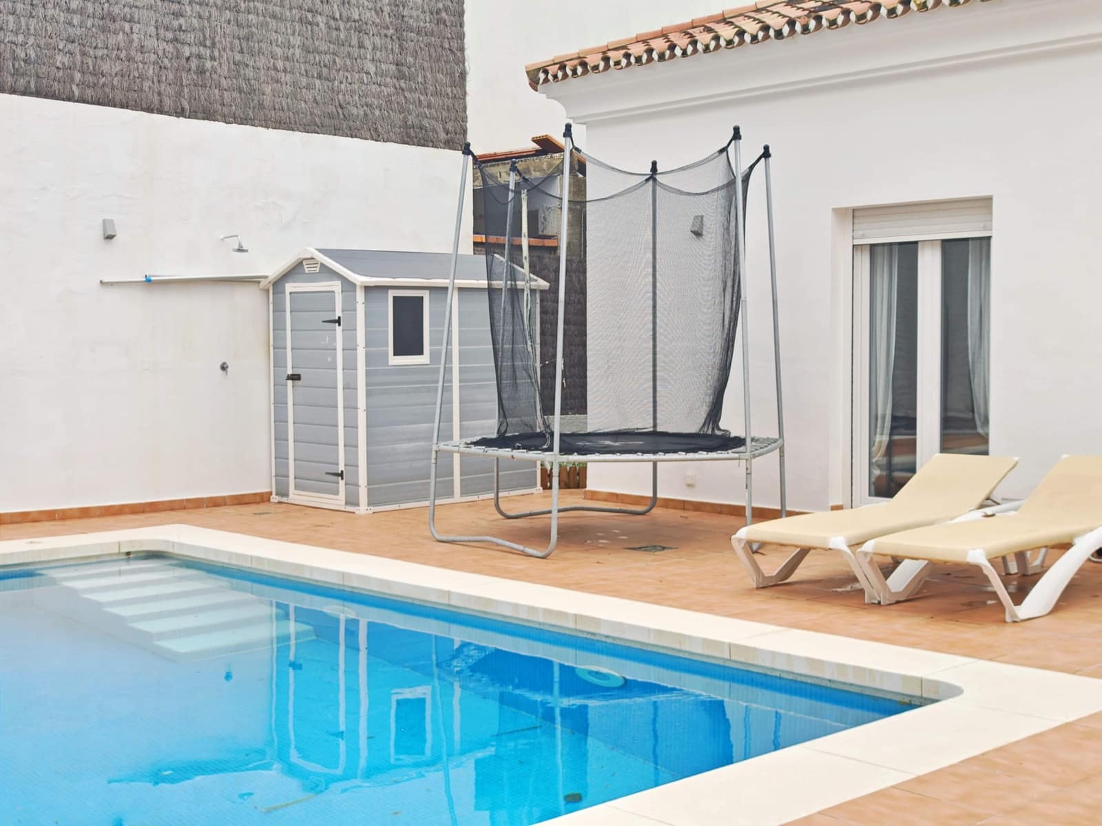 4 bedroom Villa for sale in San Roque with pool - € 550,000 (Ref: 9565295)