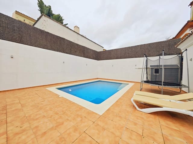 4 quarto Moradia para venda em San Roque com piscina - 550 000 € (Ref: 9565295)