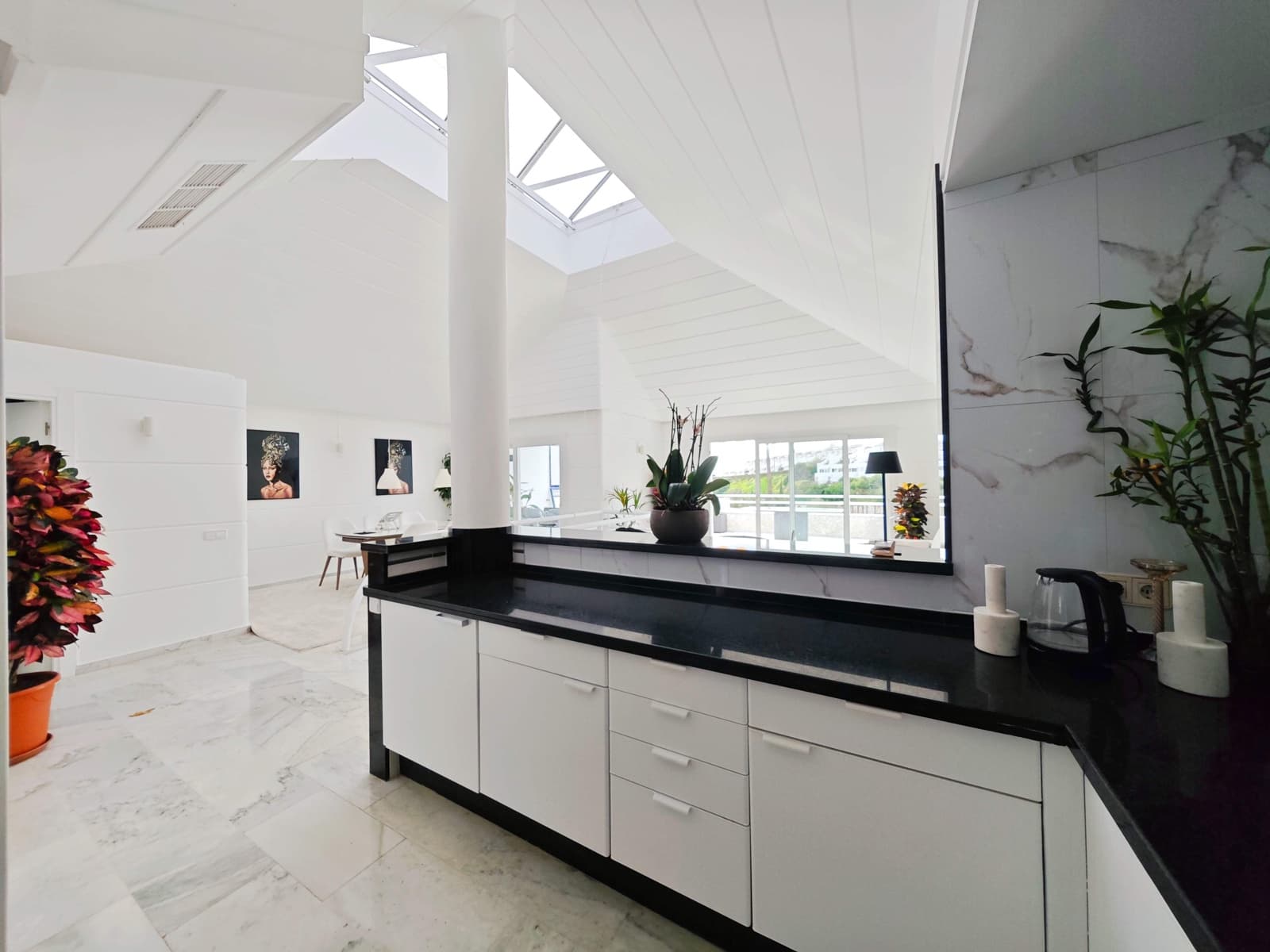 3 bedroom Villa for sale in Sitio de Calahonda with pool - € 690,000 (Ref: 9596168)