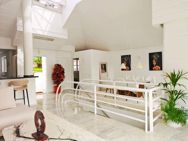 3 sypialnia Willa na sprzedaż w Sitio de Calahonda, Mijas z basenem - 750 000 € (Ref: 9596168)