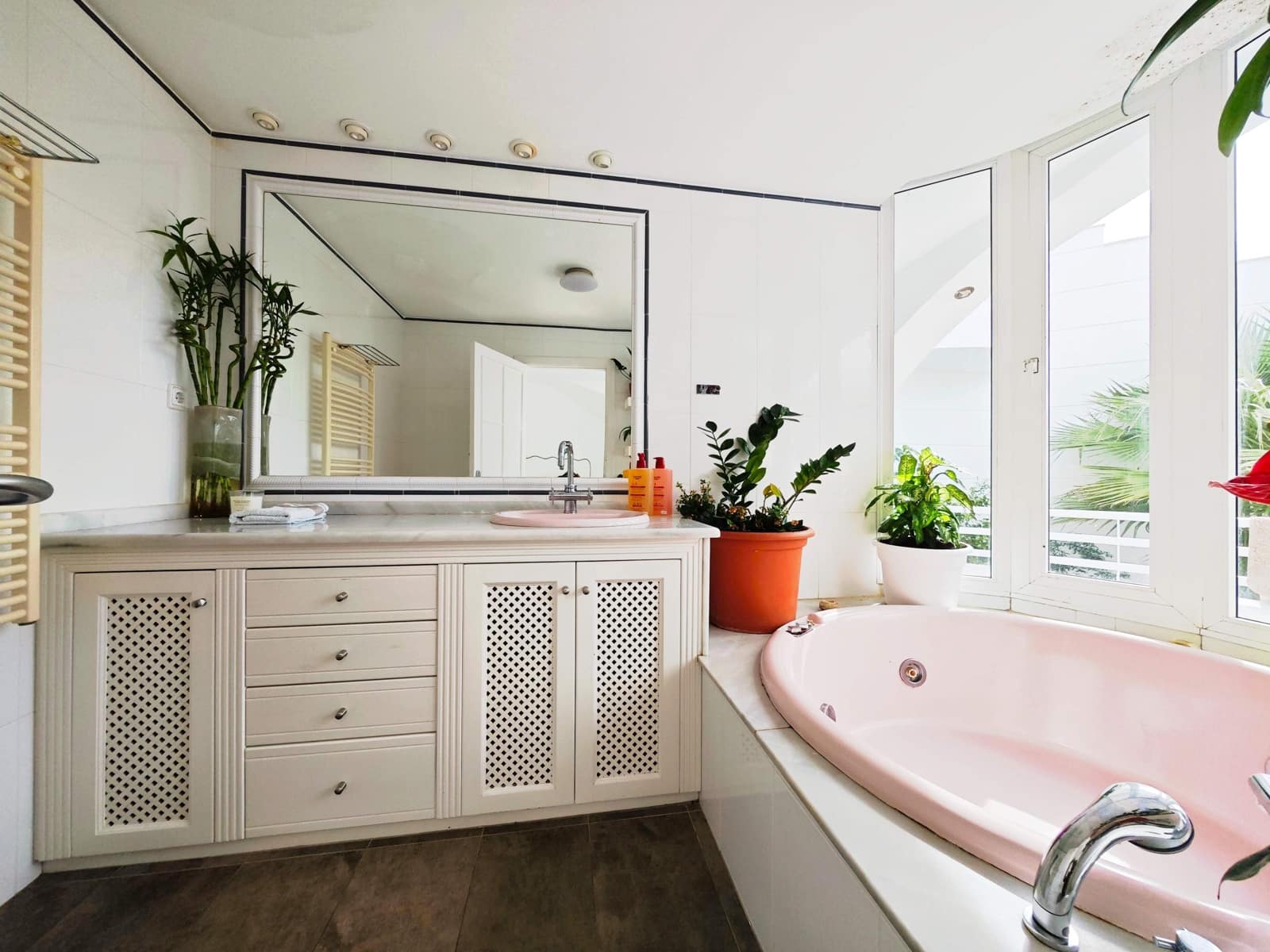 3 bedroom Villa for sale in Sitio de Calahonda with pool - € 690,000 (Ref: 9596168)