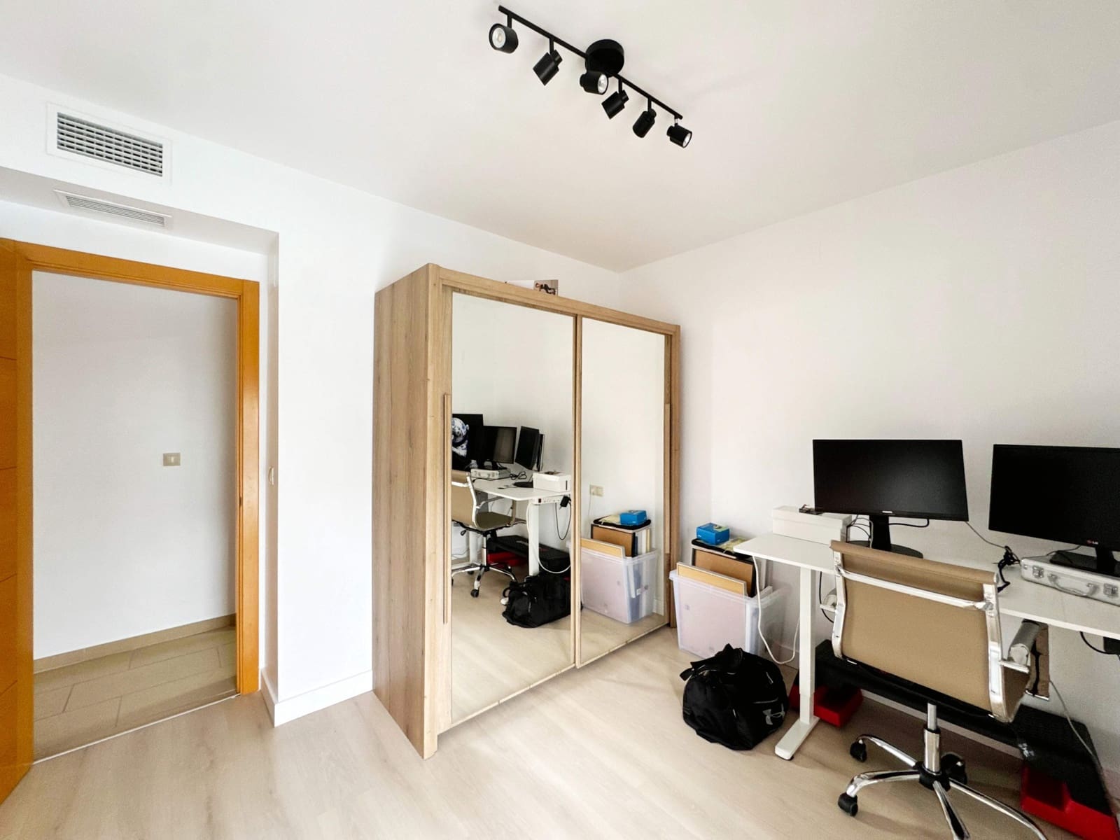 3 soveværelse Rækkehus til salg i Algeciras med swimmingpool garage - € 300.000 (Ref: 9599579)