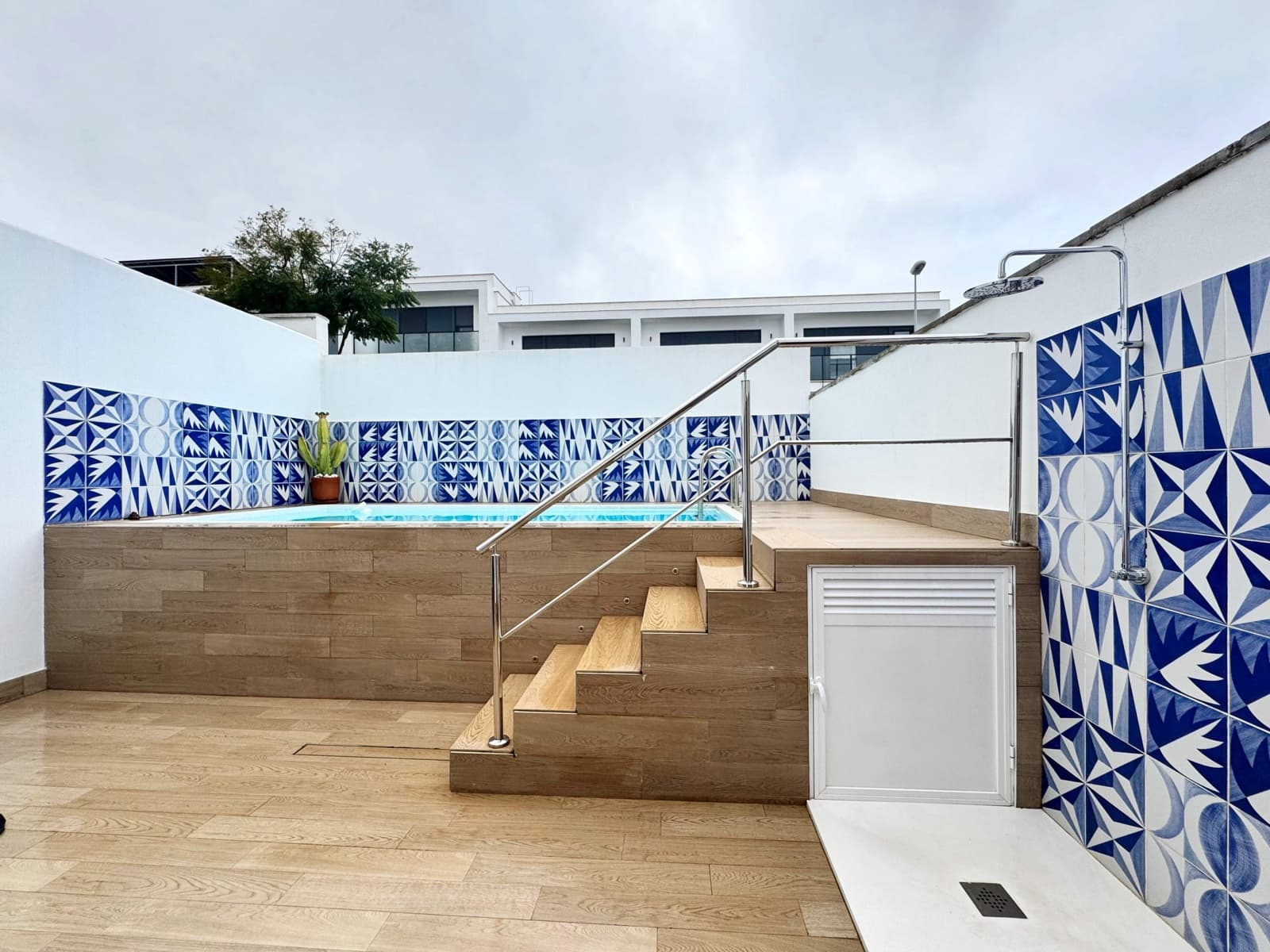 3 soveværelse Rækkehus til salg i Algeciras med swimmingpool garage - € 300.000 (Ref: 9599579)