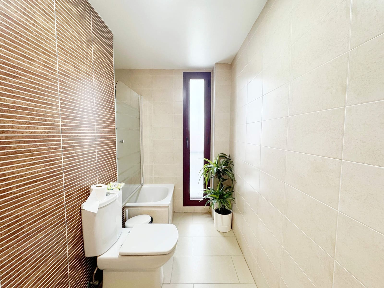 3 soveværelse Rækkehus til salg i Algeciras med swimmingpool garage - € 300.000 (Ref: 9599579)