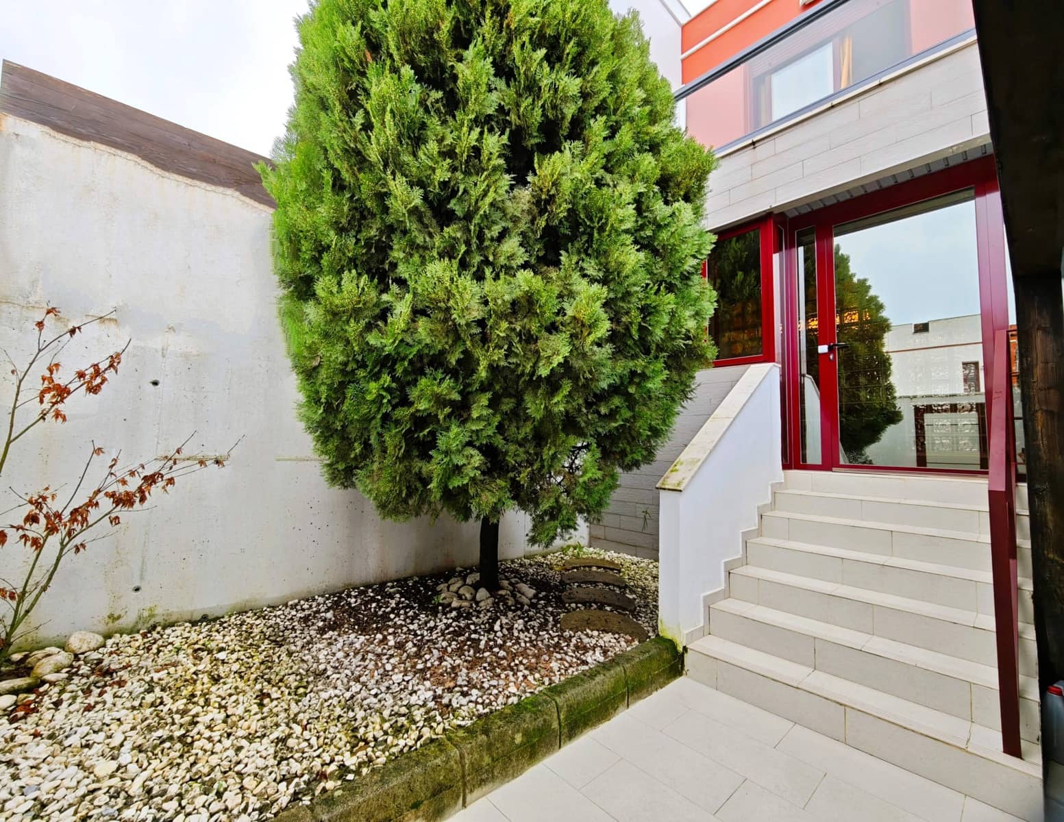 3 soveværelse Rækkehus til salg i Algeciras med swimmingpool garage - € 300.000 (Ref: 9599579)