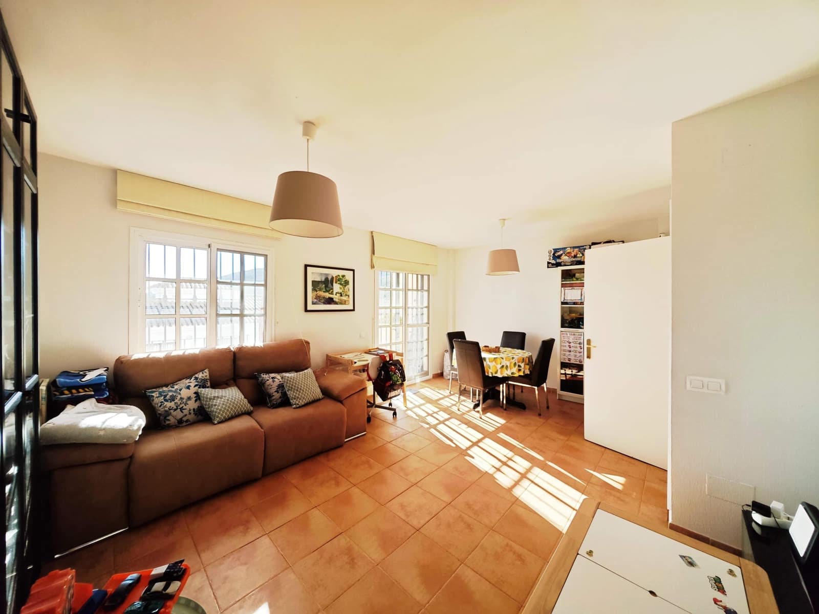 Adosado de 3 habitaciones en La Línea de la Concepción en venta con piscina garaje - 335.000 € (Ref: 9608109)