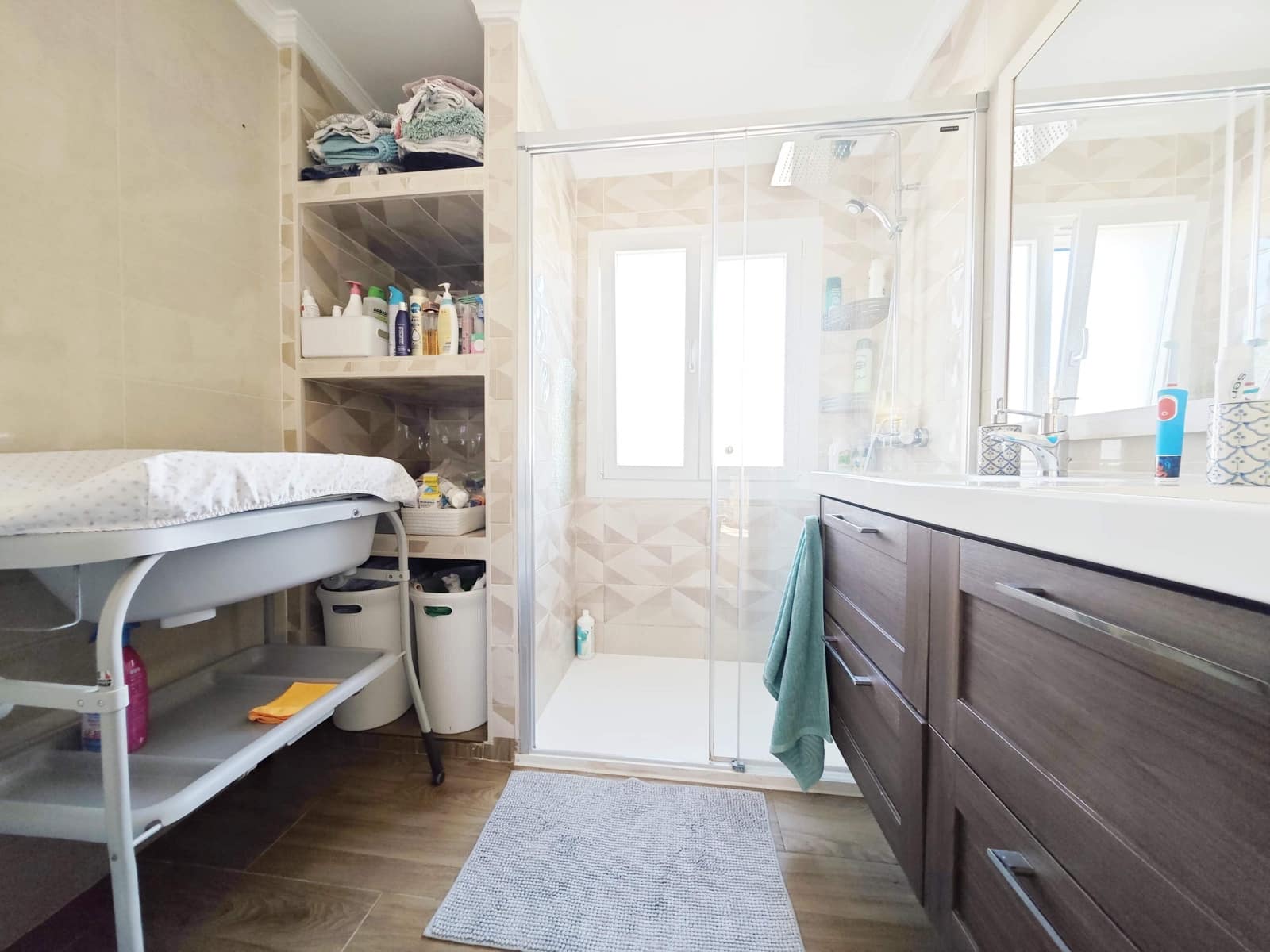 Adosado de 3 habitaciones en La Línea de la Concepción en venta con piscina garaje - 335.000 € (Ref: 9608109)