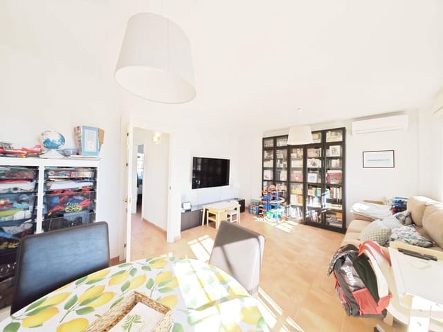 Adosado de 3 habitaciones en La Línea de la Concepción en venta con piscina garaje - 335.000 € (Ref: 9608109)