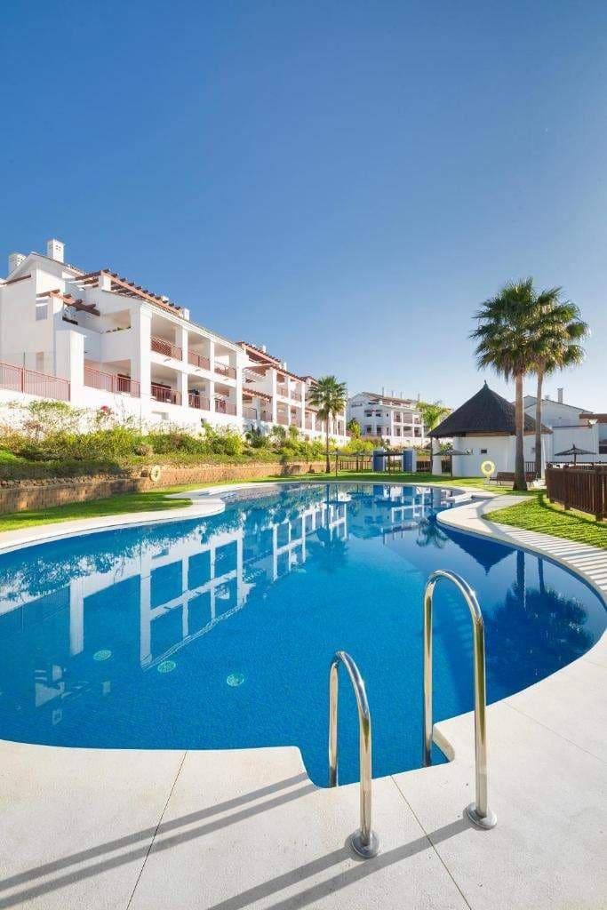 3 soveværelse Lejlighed til salg i La Alcaidesa med swimmingpool garage - € 335.000 (Ref: 9611571)