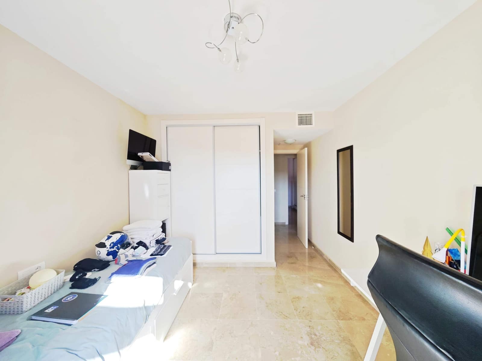 3 soveværelse Lejlighed til salg i La Alcaidesa med swimmingpool garage - € 335.000 (Ref: 9611571)