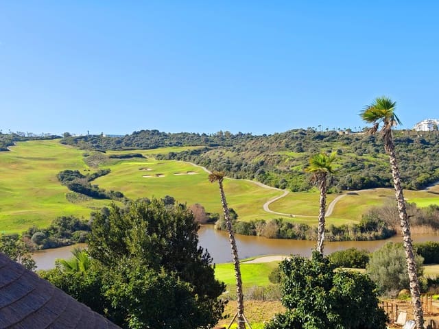 3 soveværelse Lejlighed til salg i La Alcaidesa med swimmingpool garage - € 335.000 (Ref: 9611571)