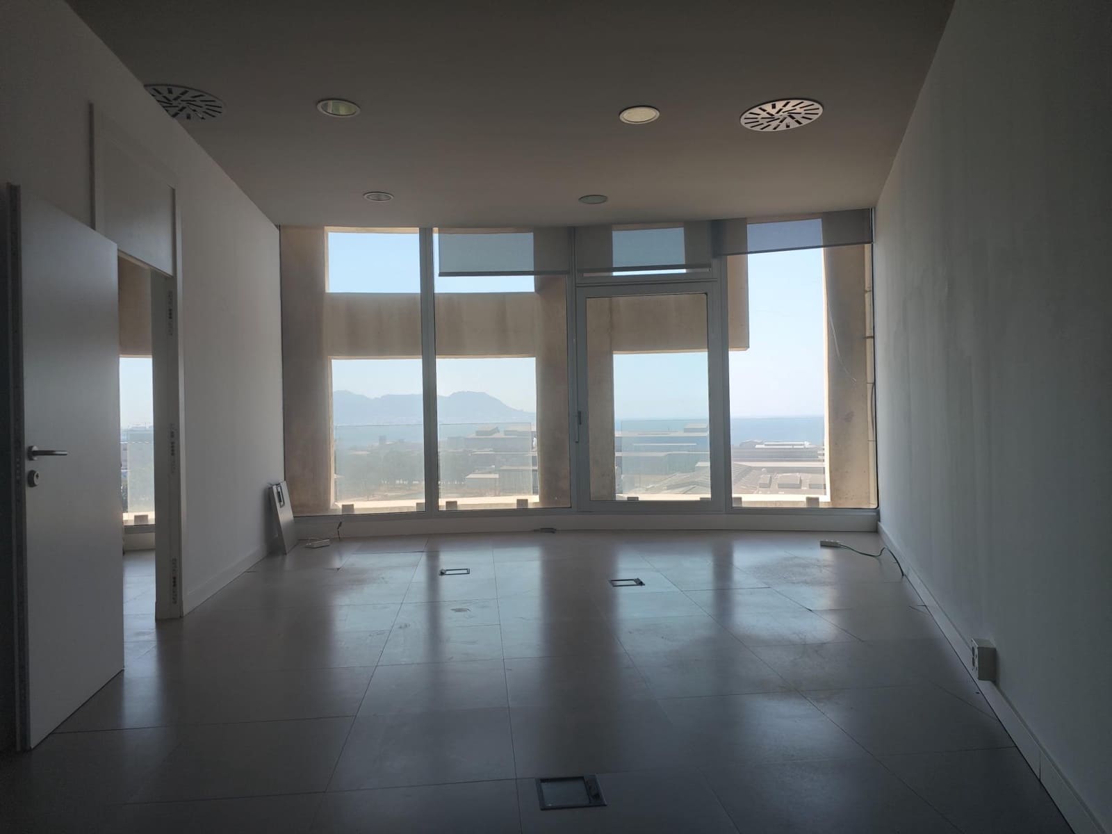 Ufficio da affittare in Los Barrios - 800 € (Rif: 9615500)