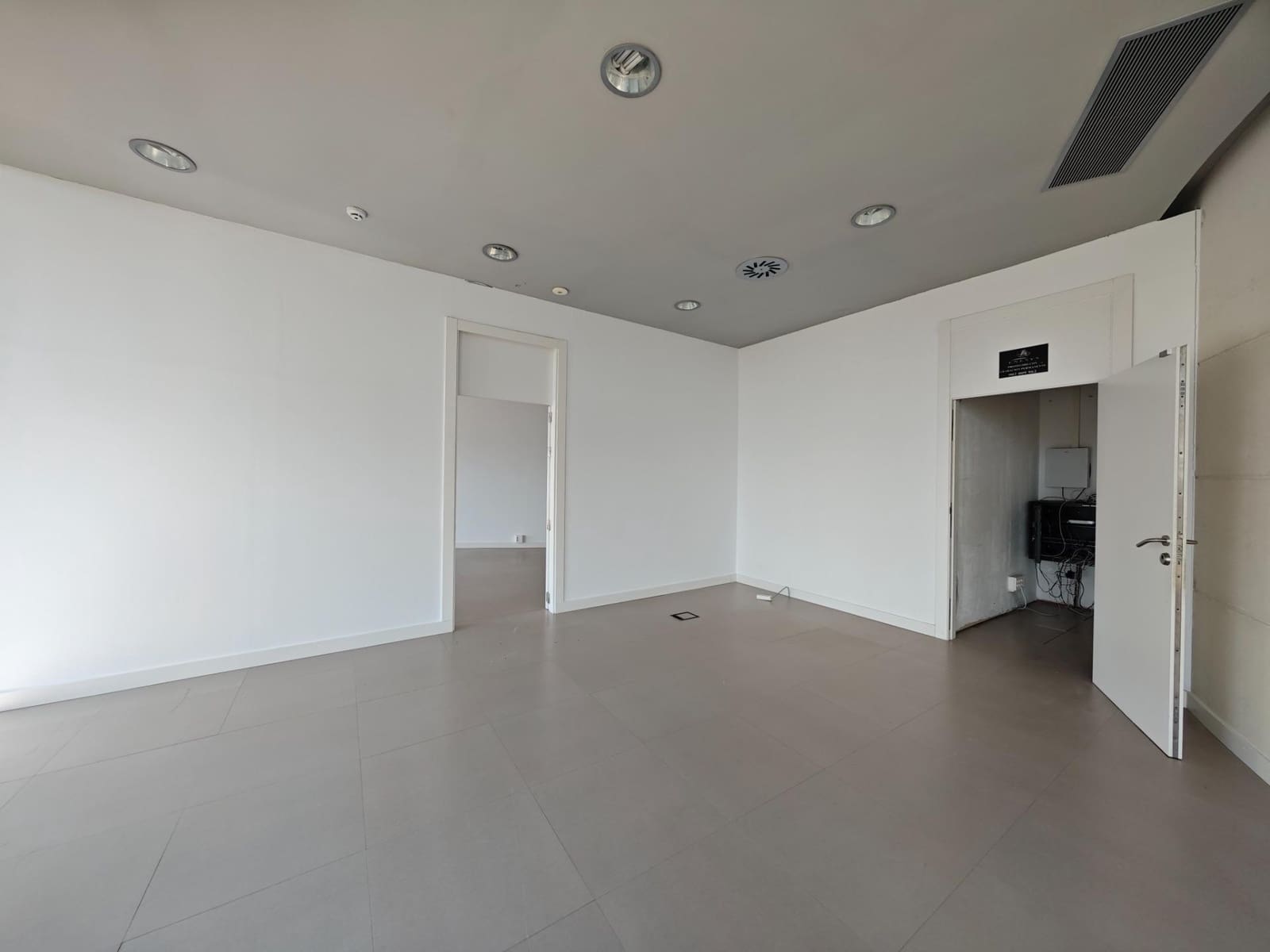 Ufficio da affittare in Los Barrios - 800 € (Rif: 9615500)