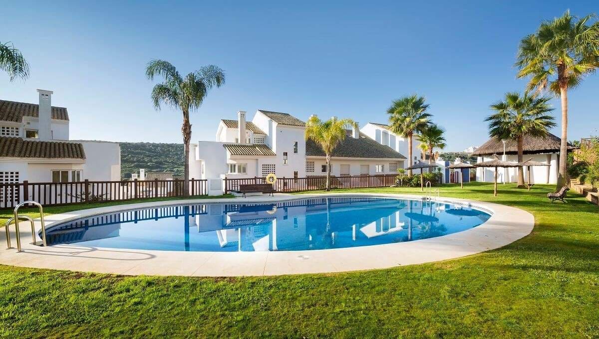 Piso de 3 habitaciones en La Alcaidesa en venta con piscina garaje - 350.000 € (Ref: 9615501)
