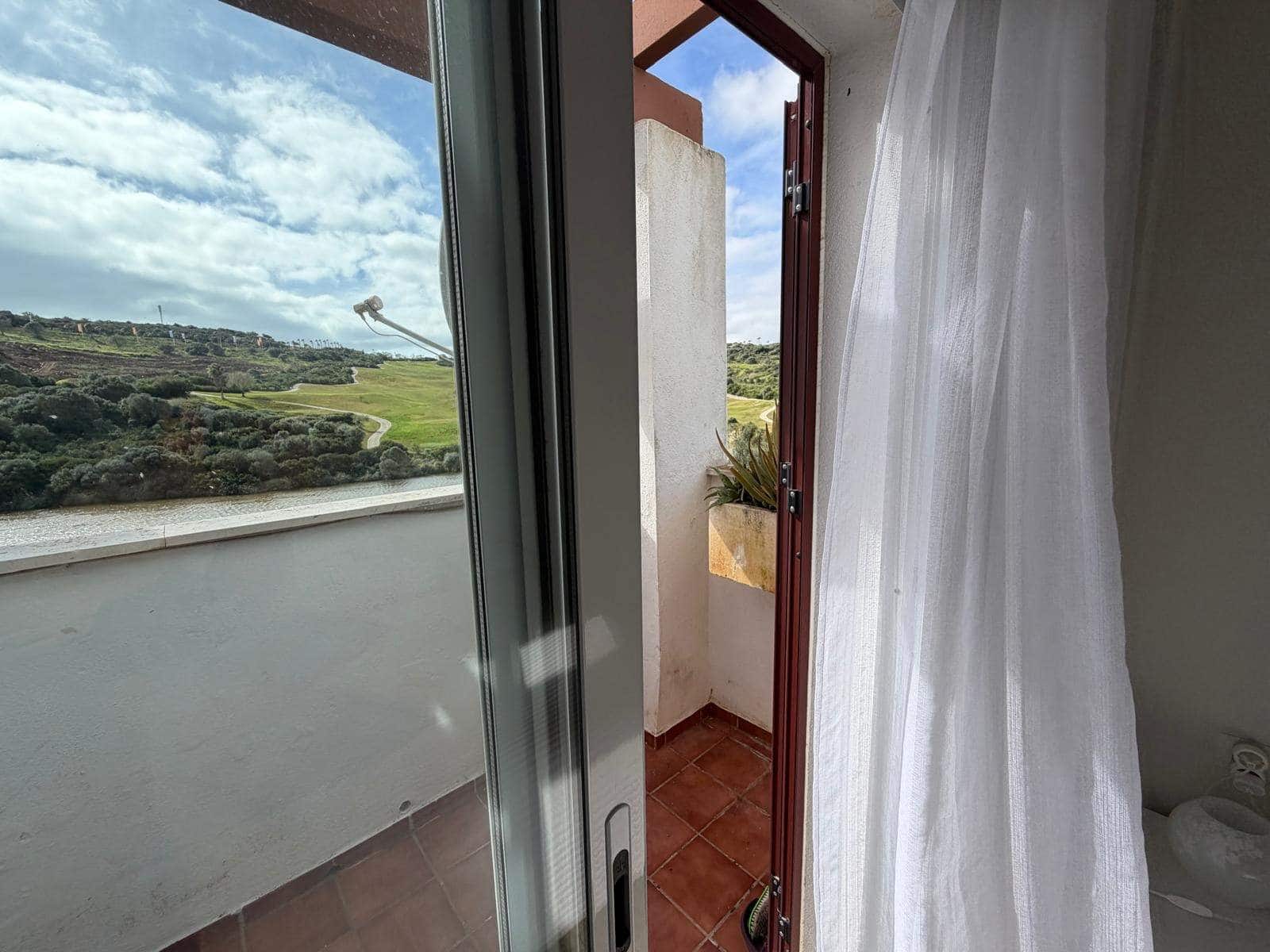 Piso de 3 habitaciones en La Alcaidesa en venta con piscina garaje - 350.000 € (Ref: 9615501)