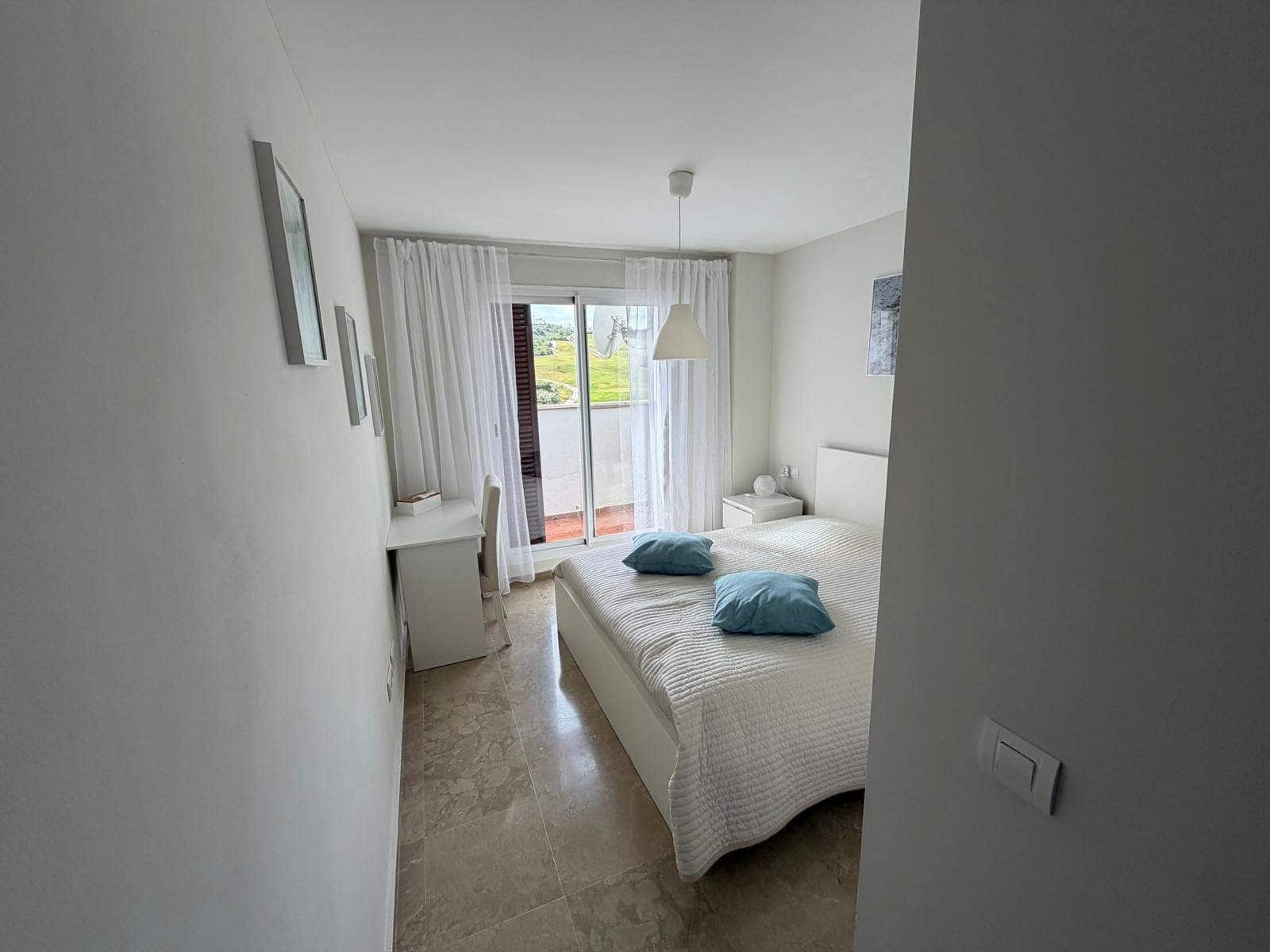 3 bedroom Flat for sale in La Alcaidesa with pool garage - € 350,000 (Ref: 9615501)