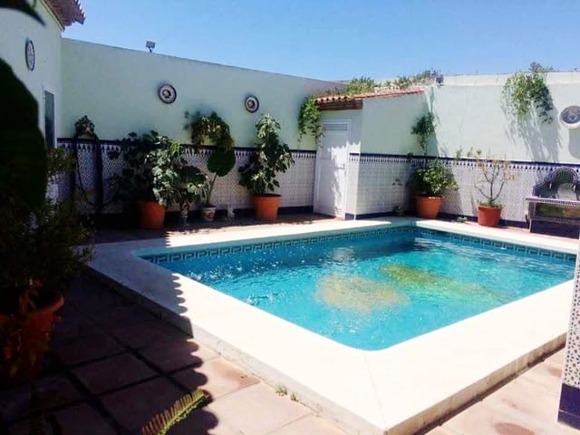 4 bedroom Finca/Country House for sale in La Línea de la Concepción with pool garage - € 340,000 (Ref: 9619278)