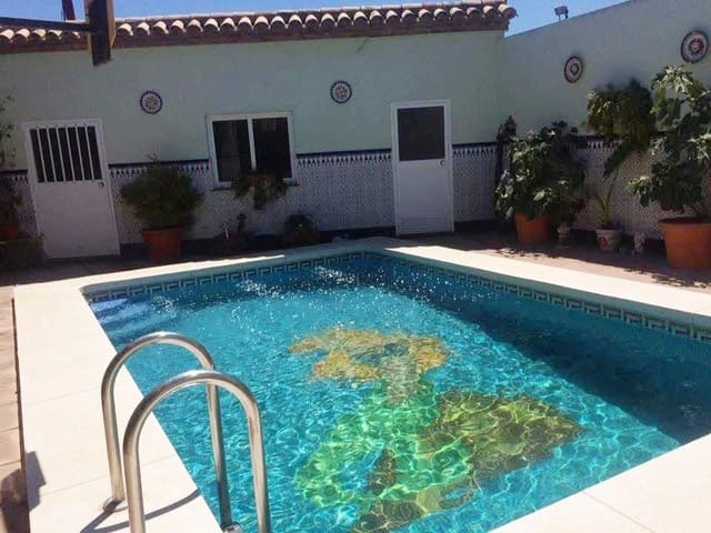 4 bedroom Finca/Country House for sale in La Línea de la Concepción with pool garage - € 340,000 (Ref: 9619278)