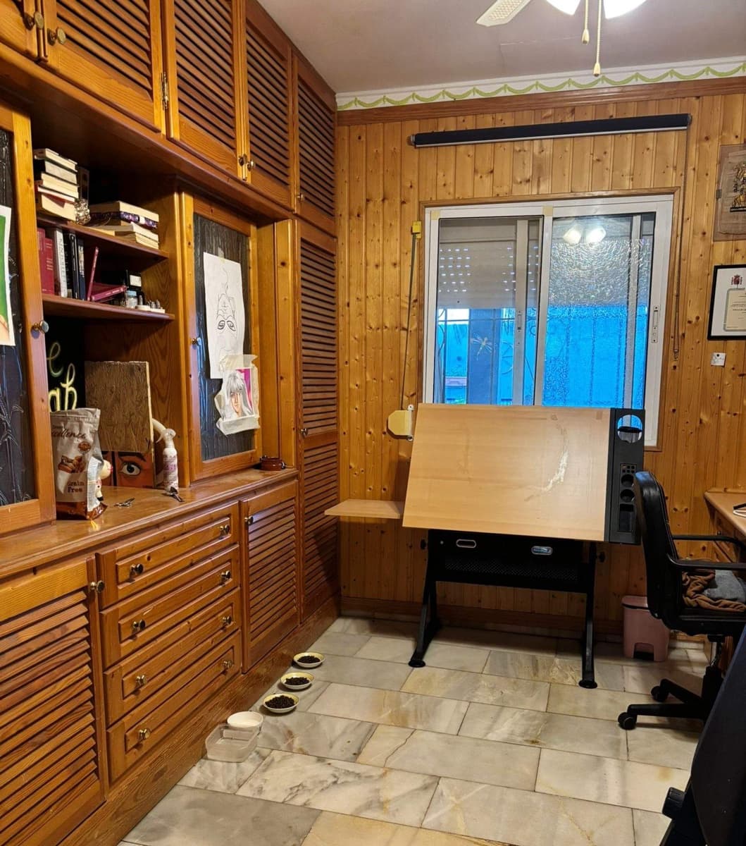 4 chambre Finca/Maison de Campagne à vendre à La Linea de la Concepcion avec piscine garage - 340 000 € (Ref: 9619278)