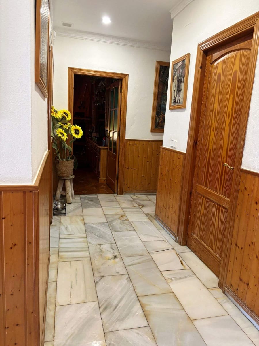 4 chambre Finca/Maison de Campagne à vendre à La Linea de la Concepcion avec piscine garage - 340 000 € (Ref: 9619278)