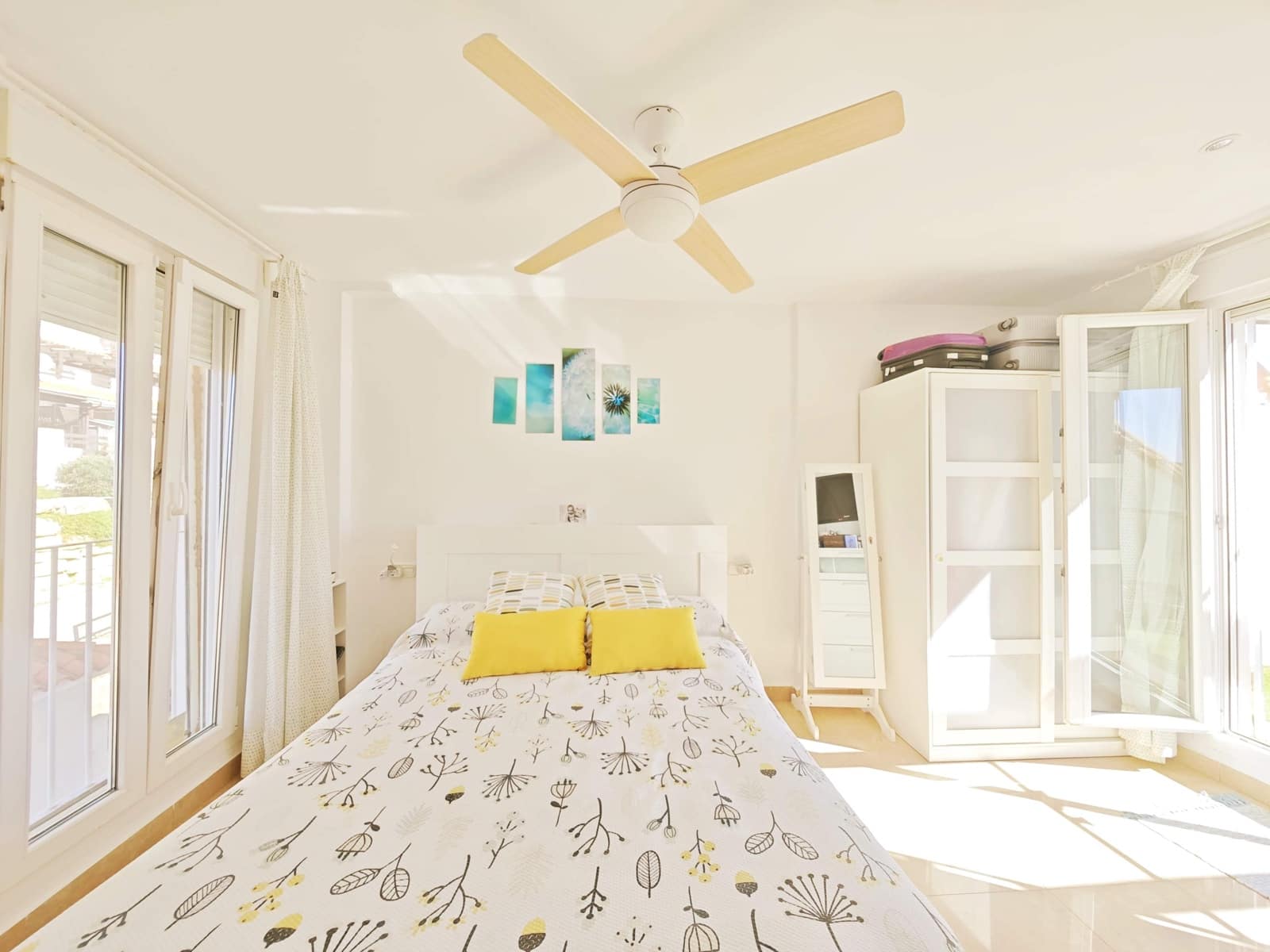 Apartamento de 3 habitaciones en Manilva en venta con piscina - 330.000 € (Ref: 9621797)