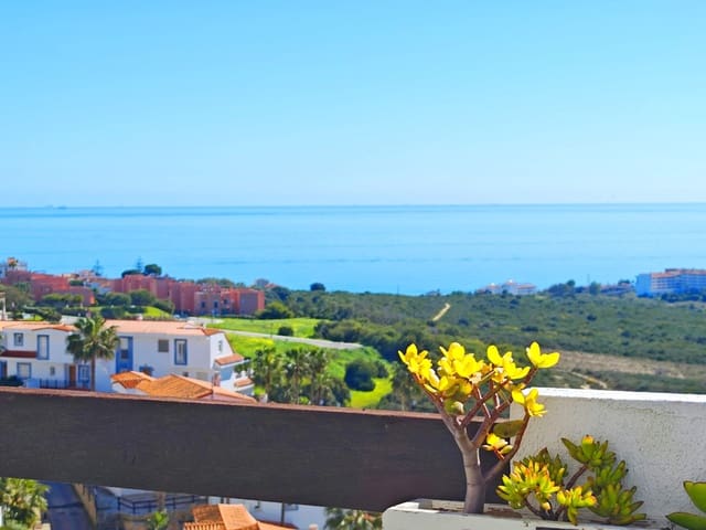 Apartamento de 3 habitaciones en Alcorrín, Manilva en venta con piscina - 330.000 € (Ref: 9621797)