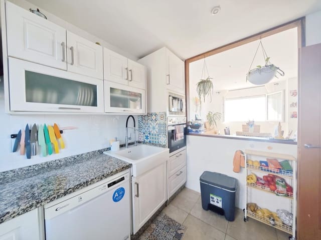 Apartamento de 3 habitaciones en Alcorrín, Manilva en venta con piscina - 330.000 € (Ref: 9621797)