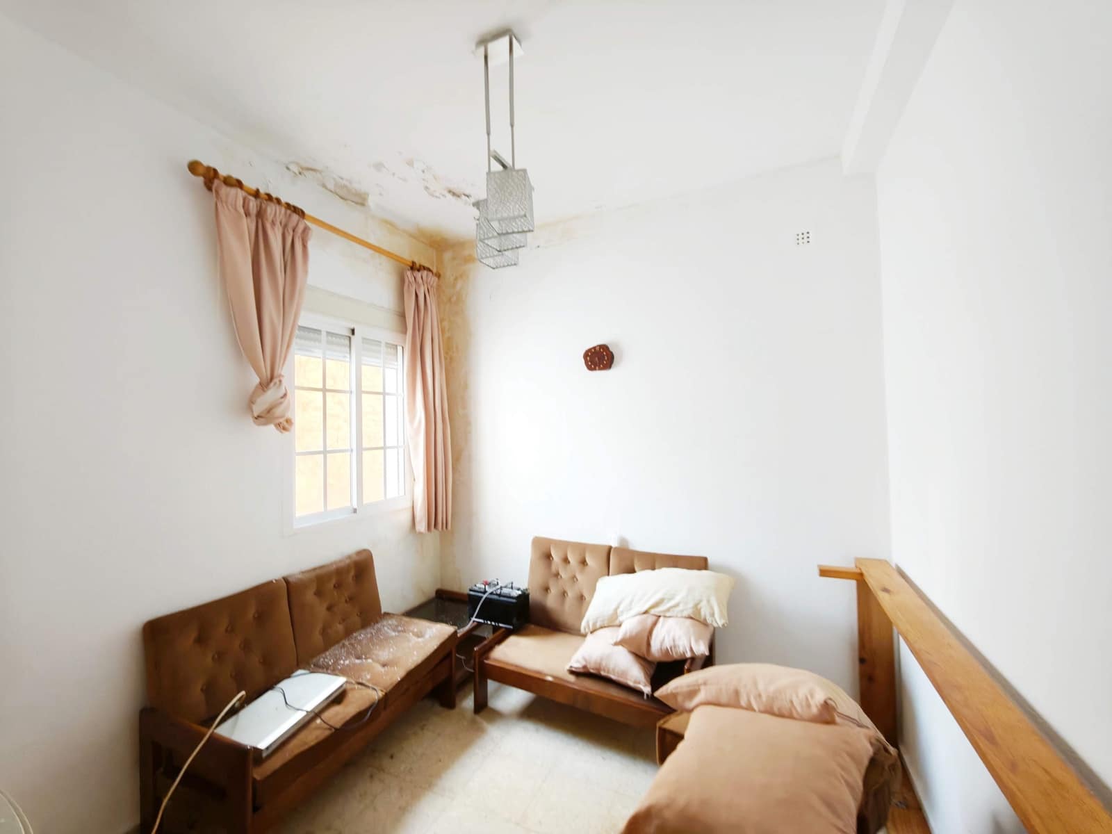 6 makuuhuone Huvila myytävänä paikassa Algeciras - 240 000 € (Ref: 9652047)