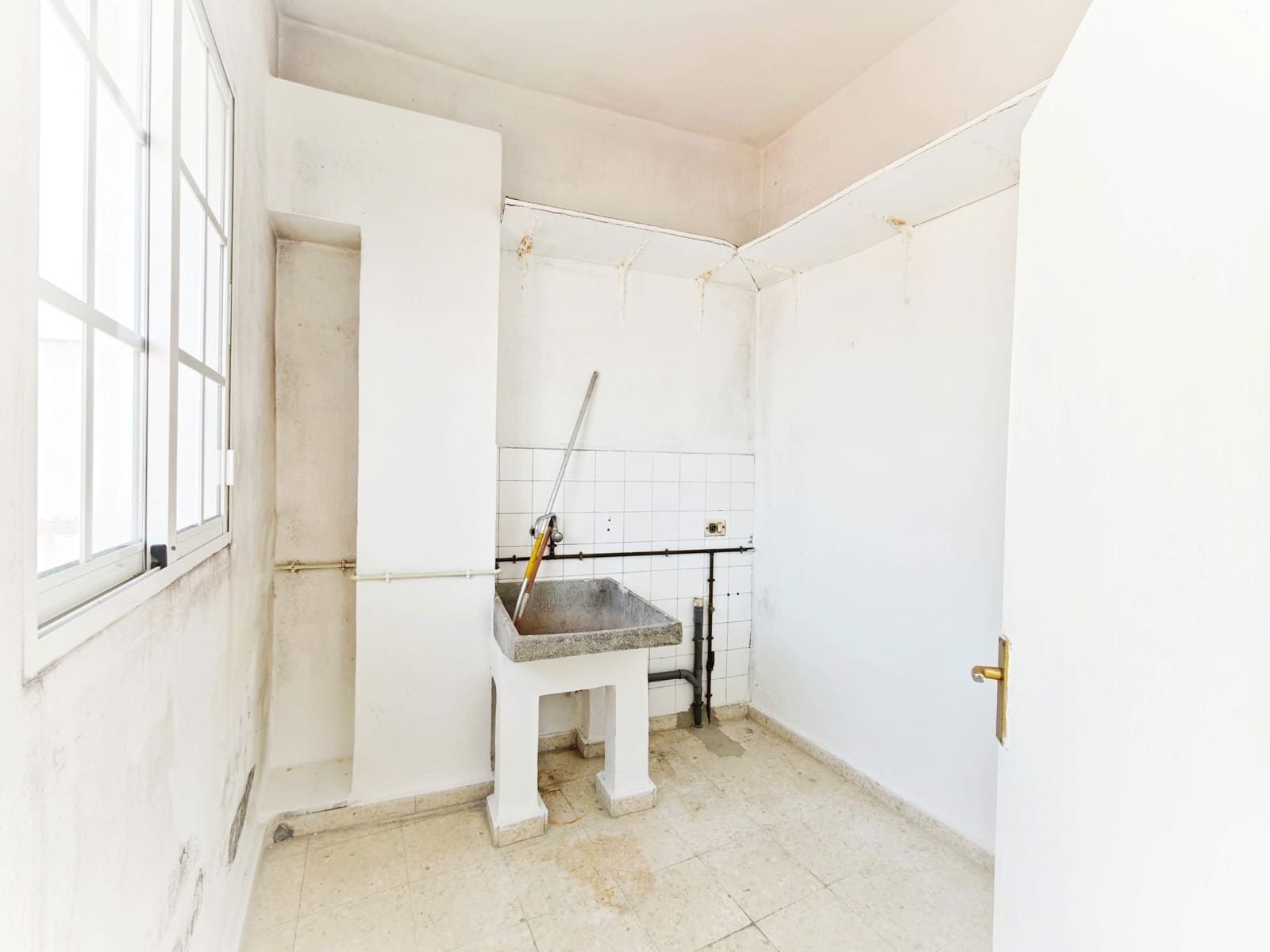 6 makuuhuone Huvila myytävänä paikassa Algeciras - 240 000 € (Ref: 9652047)