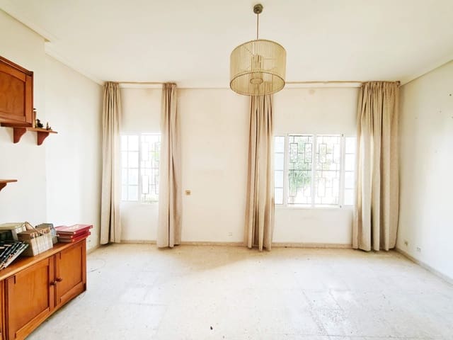 6 makuuhuone Huvila myytävänä paikassa Algeciras - 240 000 € (Ref: 9652047)