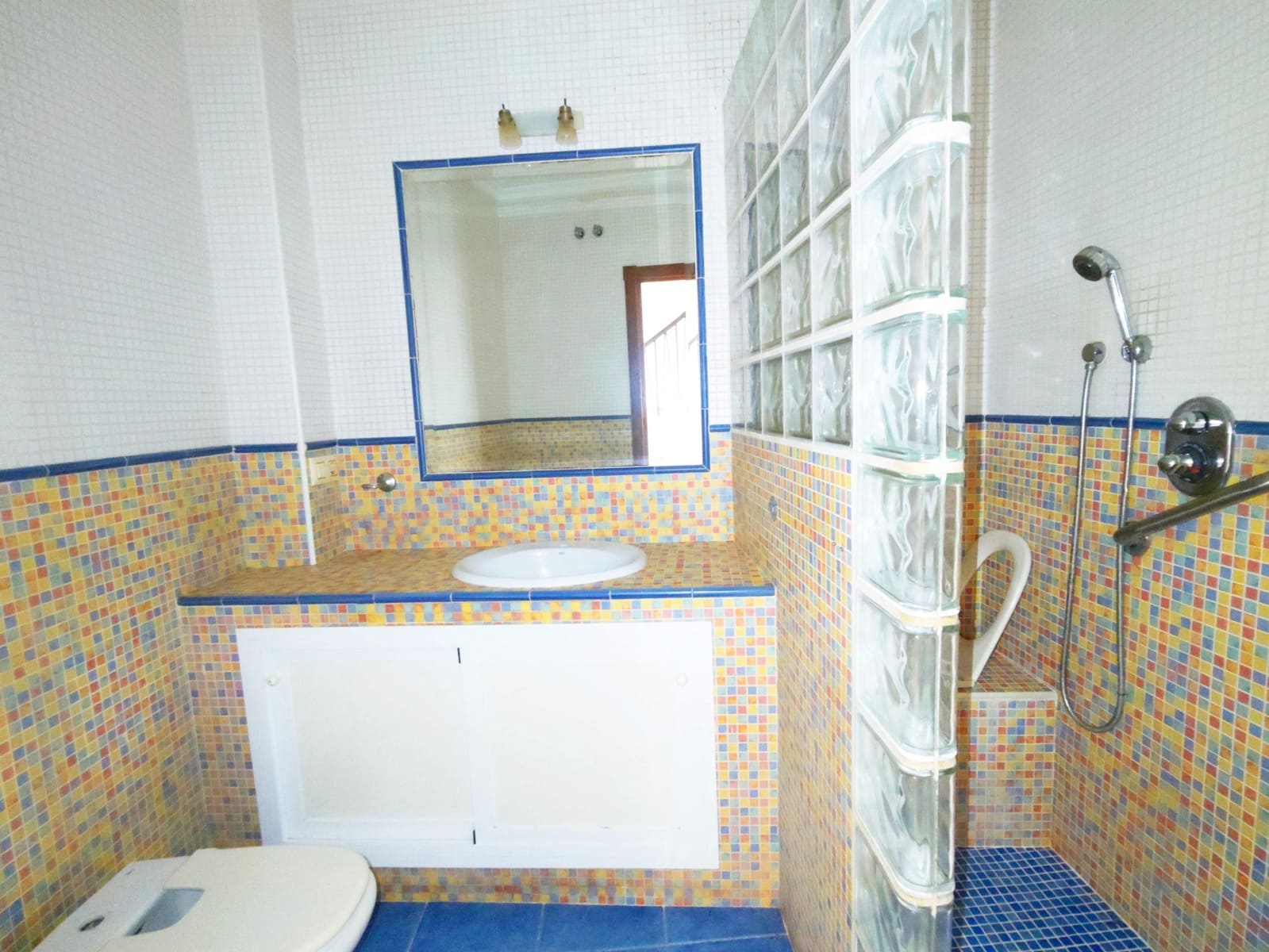 6 makuuhuone Huvila myytävänä paikassa Algeciras - 240 000 € (Ref: 9652047)